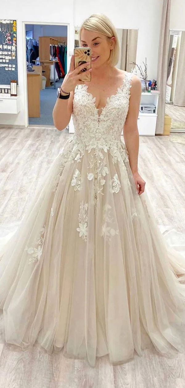 A-line Romantic V-Neck Lace Appliques Vintage Beach Long Wedding Dresses WD187