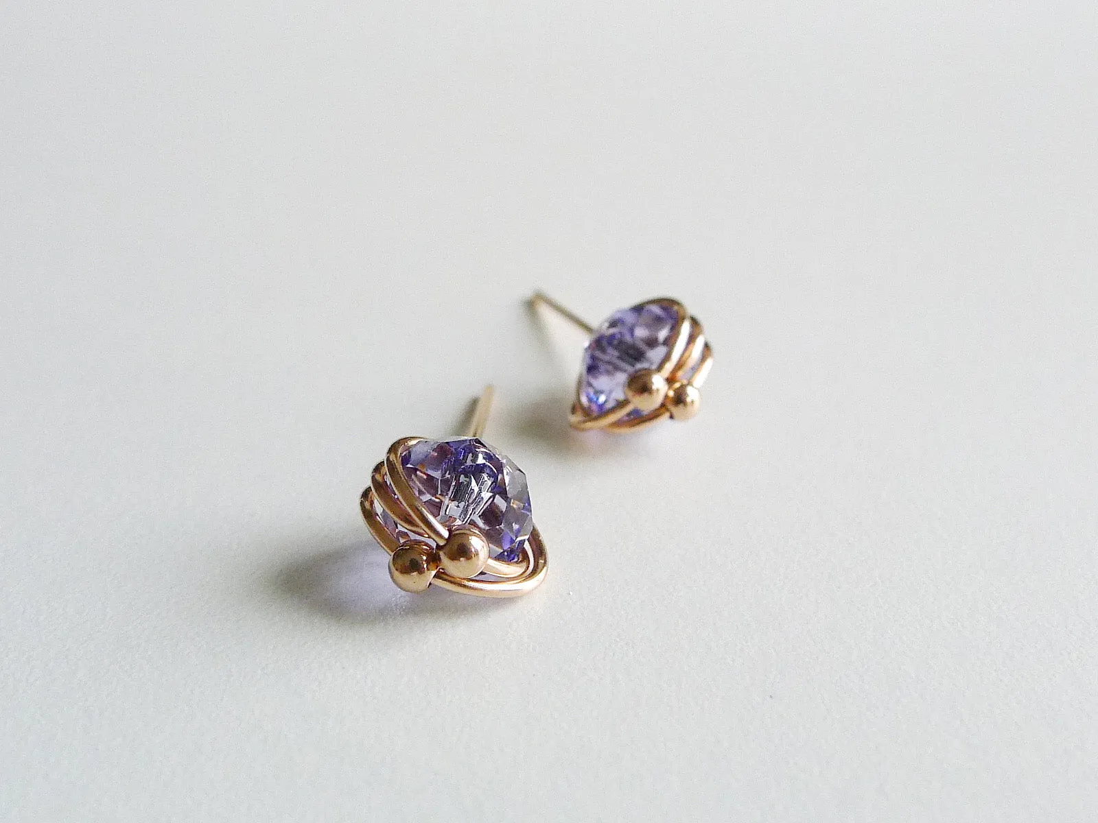 Atom Earstuds / Austrian Crystal | Romantic Tanzanite