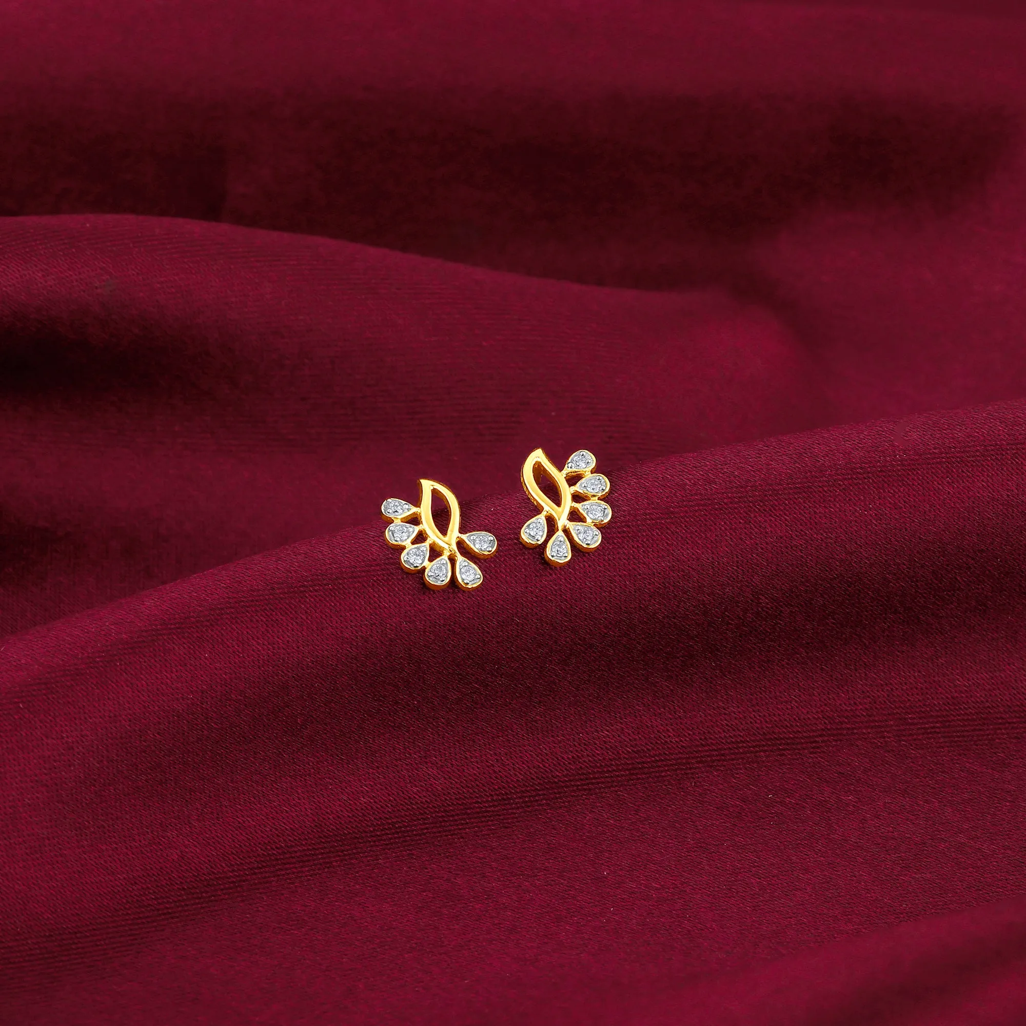 Gold Graceful Curve Diamond Earrings