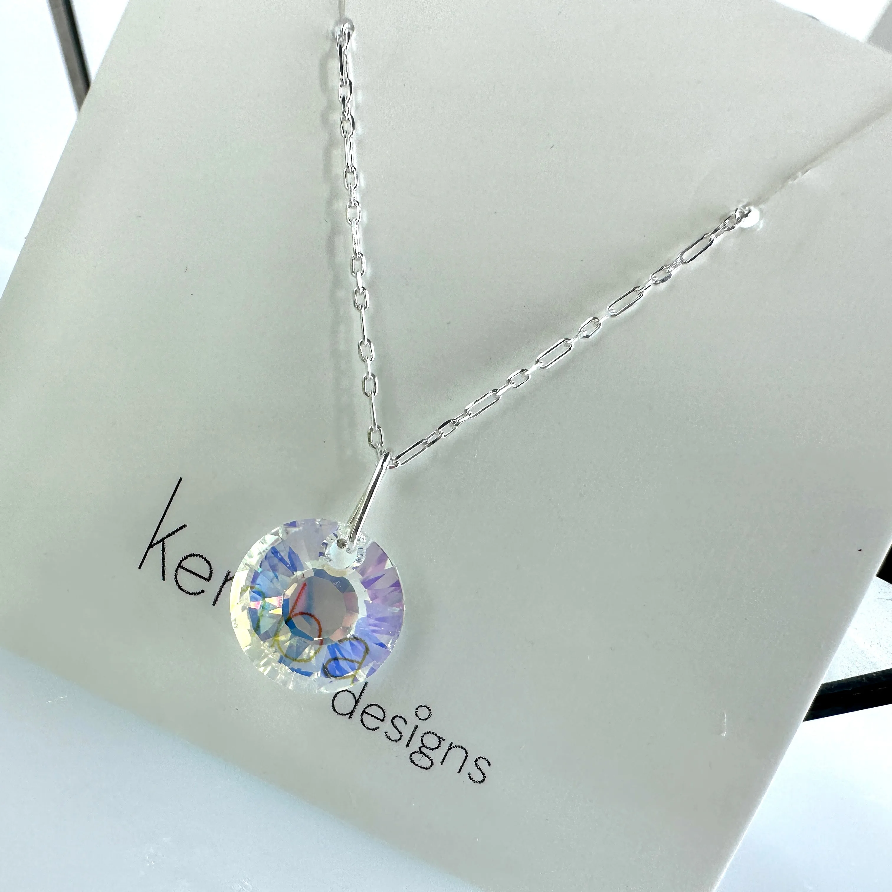 "Bright Round" Necklace (Iridescent)